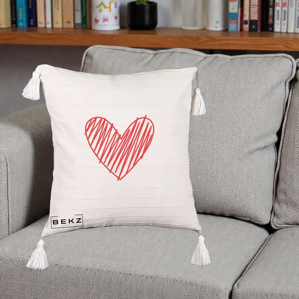 Perna Decorativa Inima Rosie Desen Manual, 40x40 cm, Bej cu Franjuri, Husa Detasabila, Perna Inclusa, BEKZ®