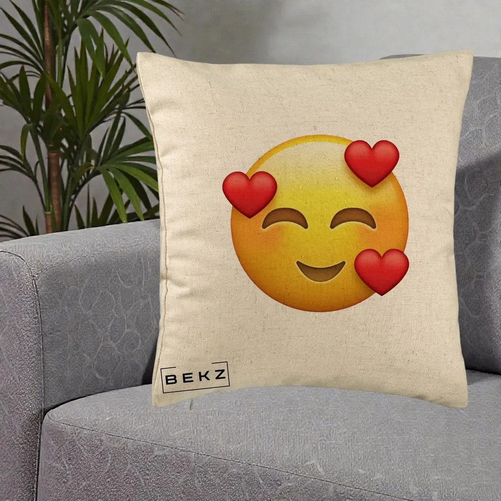 Perna Decorativa Emoji cu 3 Inimi, 40x40 cm, Bej, Husa Detasabila, Perna Inclusa, BEKZ®