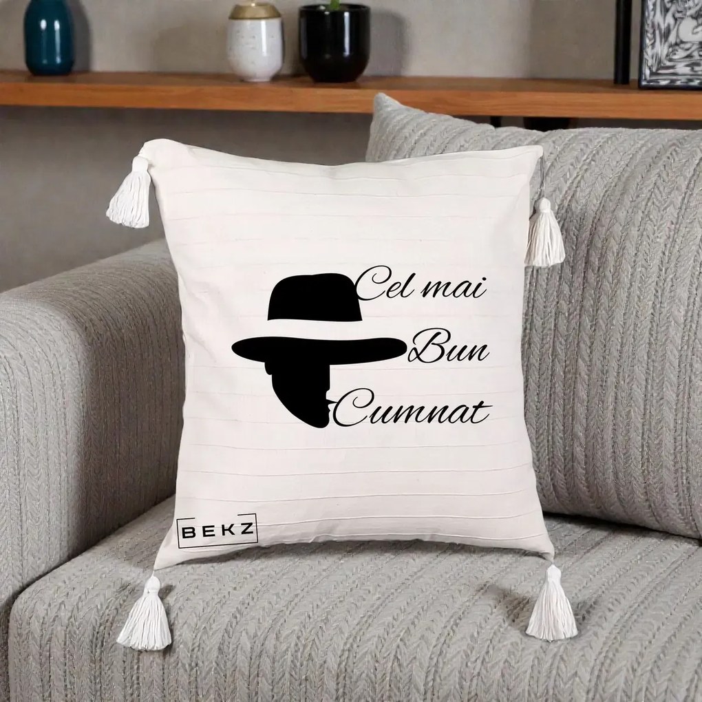 Cadou pentru Cumnat - Perna Personalizata Cel mai Bun Cumnat cu Silueta Palarie, 40x40 cm, Bej cu Franjuri, Husa Detasabila, Perna Inclusa, BEKZ®