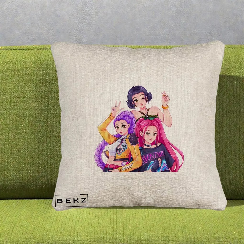 Perna Personalizata K-pop HUNTRX Trio Animat Fete Foto, 40x40 cm, Bej Canapea, Husa Detasabila, Perna Inclusa, BEKZ®