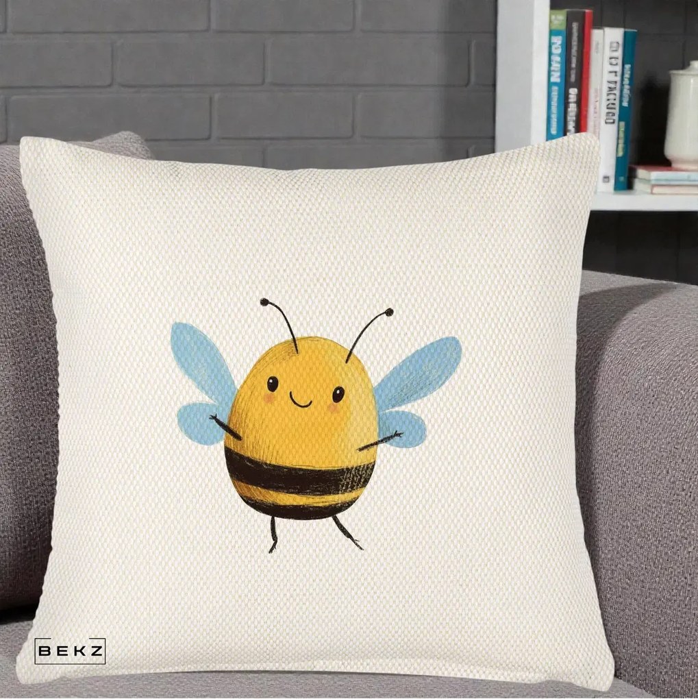Perna Decorativa Buburuza pe Trifoi cu Patru Foi, 40x40 cm, Crem Reliefat, Husa Detasabila, Perna Inclusa, BEKZ®