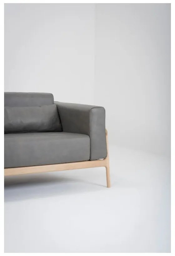 Canapea din piele bovină cu structură din lemn masiv de stejar Gazzda Fawn, 240 cm, gri închis