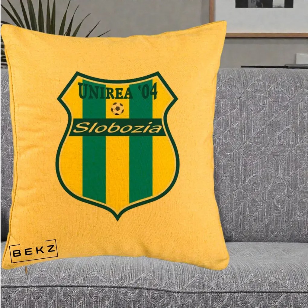 Perna Personalizata Unirea '04 Slobozia Fotbal, 40x40 cm, Galben, Husa Detasabila, Perna Inclusa, BEKZ®