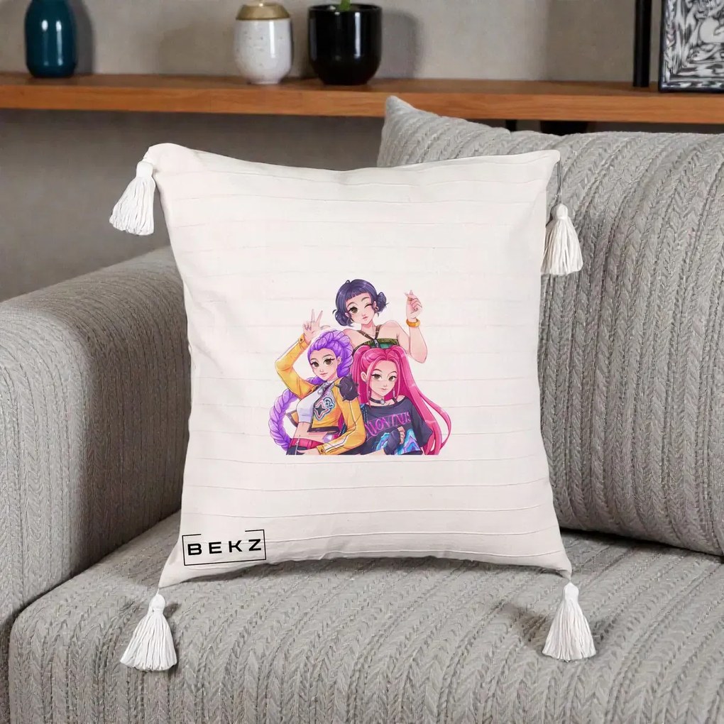 Perna Personalizata K-pop HUNTRX Trio Animat Fete Foto, 40x40 cm, Bej cu Franjuri, Husa Detasabila, Perna Inclusa, BEKZ®