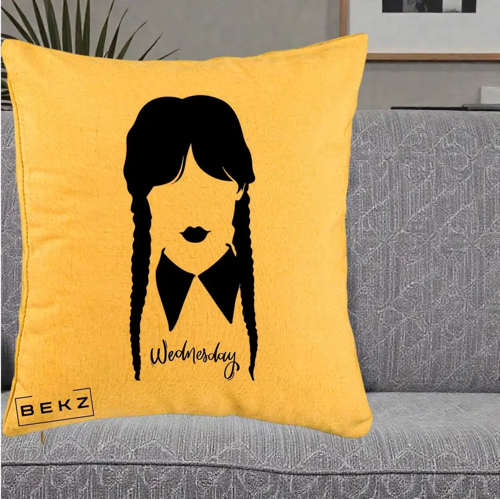 Perna Personalizata Wednesday Addams Silueta Alb-Negru, 40x40 cm, Galben, Husa Detasabila, Perna Inclusa, BEKZ®