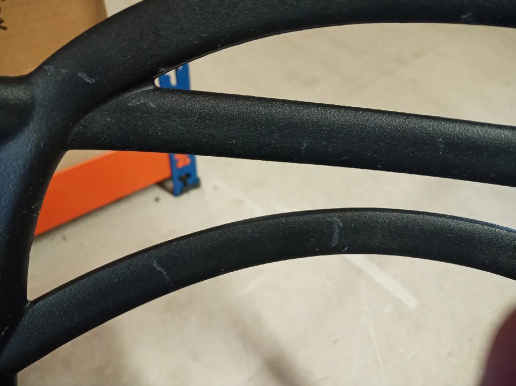 Reducere Scaun din plastic negru KATO II. calitate secundara