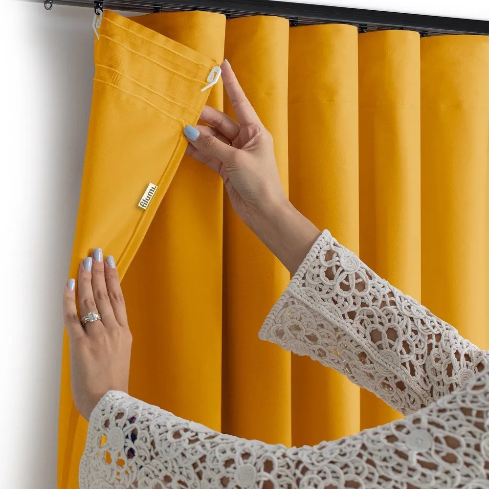 Draperie galben-muștar dimout (semi-opacă) din catifea 140x300 cm Velto – Filumi