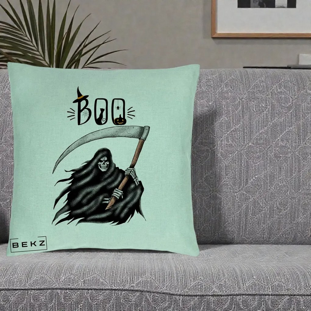 Perna Decorativa Halloween Boo Grim Reaper cu Coasa, 40x40 cm, Verde Menta, Husa Detasabila, Perna Inclusa, BEKZ®