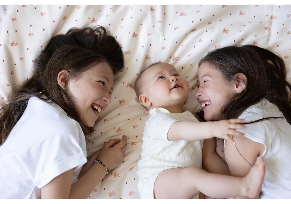 Lenjerie de pat pentru copii, galben-deschis/roz din bumbac organic pentru pat de o persoană 140x200 cm Bows – Cam Cam Copenhagen