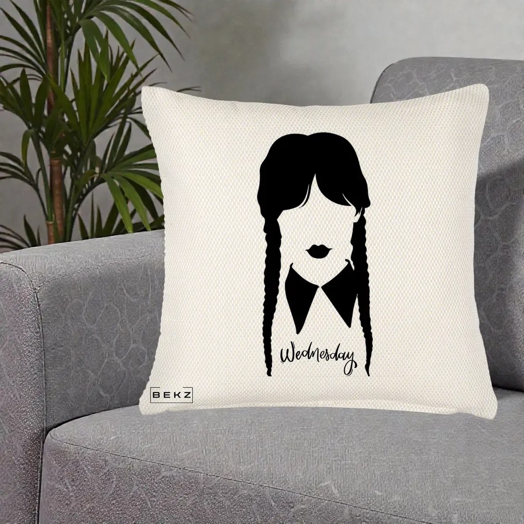 Perna Personalizata Wednesday Addams Silueta Alb-Negru, 40x40 cm, Crem Reliefat, Husa Detasabila, Perna Inclusa, BEKZ®