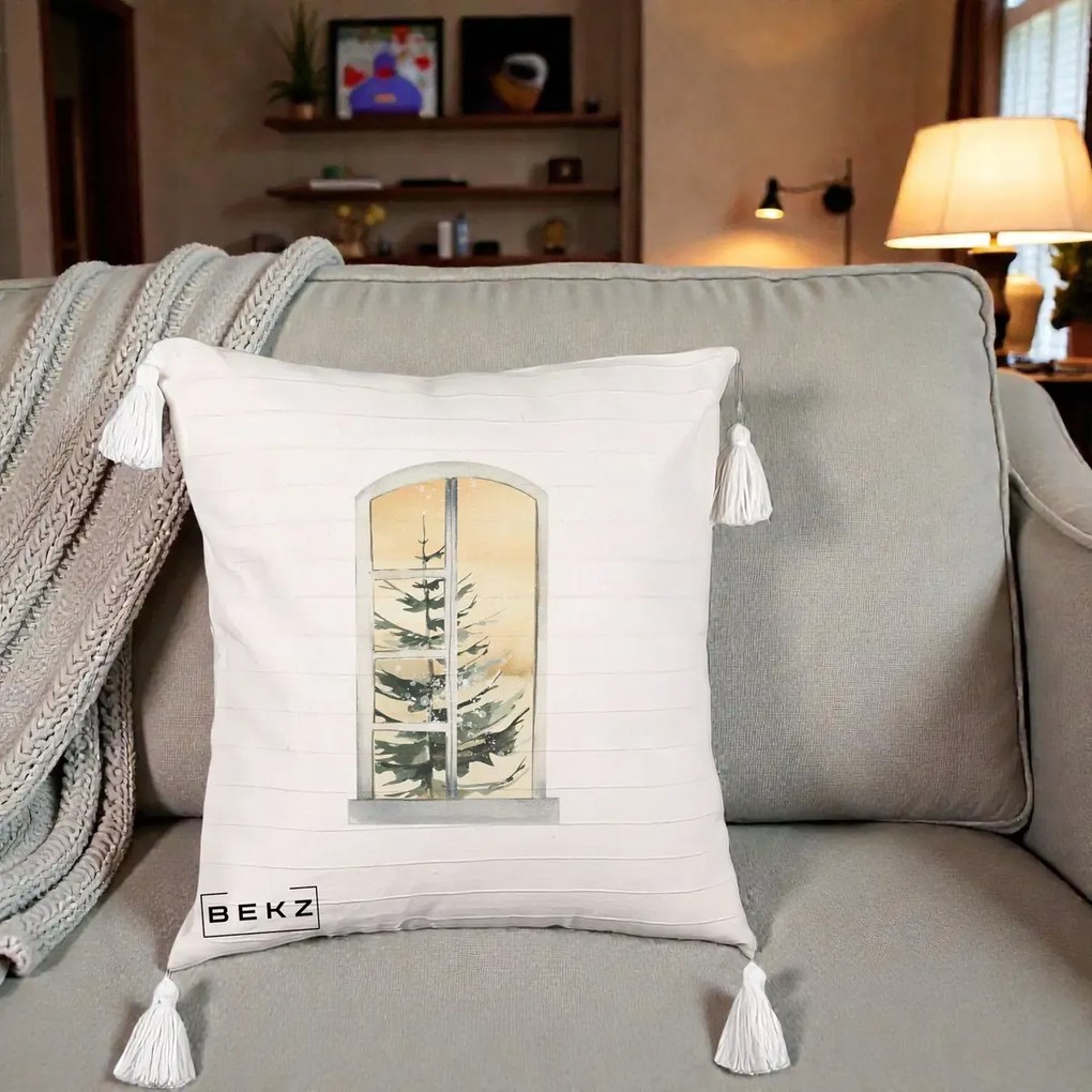 Perna Decorativa Fereastra cu Brad de Iarna, 40x40 cm, Bej cu Franjuri, Husa Detasabila, Perna Inclusa, BEKZ®