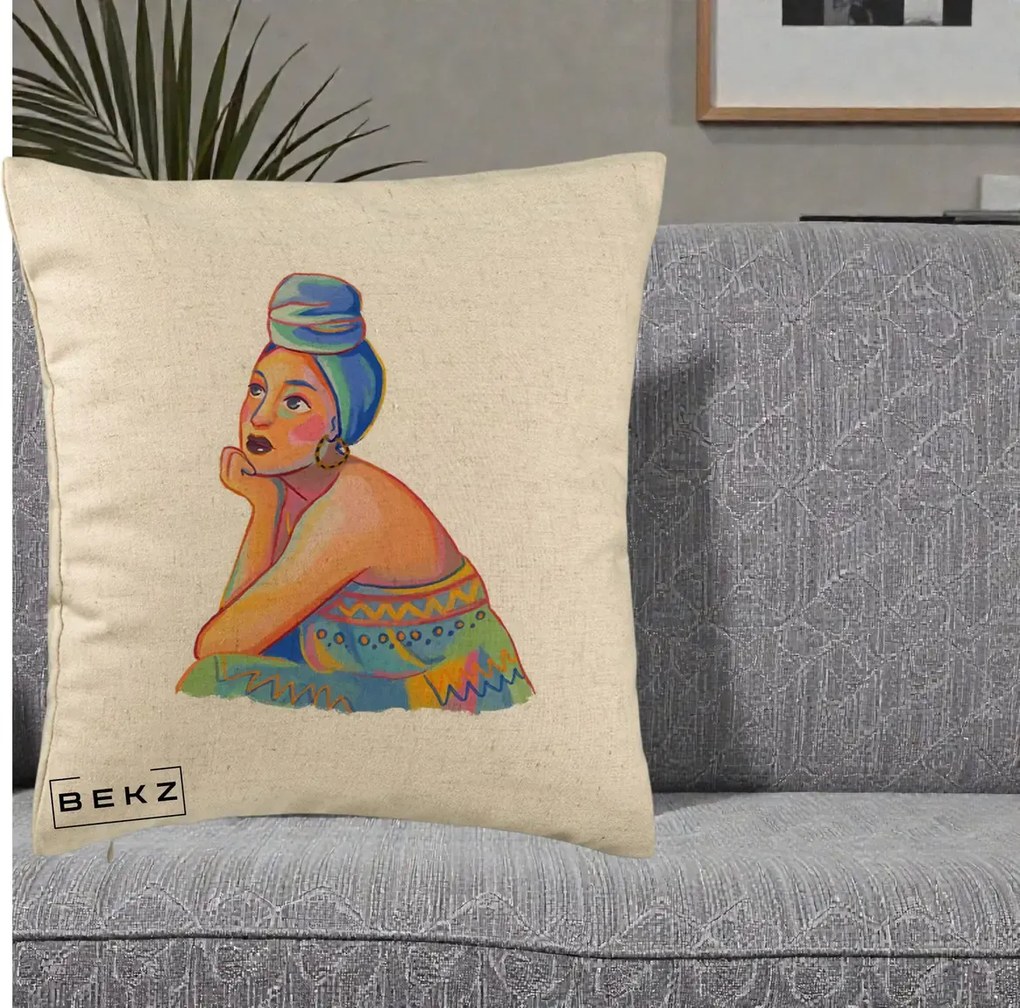 Perna Decorativa Portret Femeie Contemplativa, 40x40 cm, Bej, Husa Detasabila, Perna Inclusa, BEKZ®