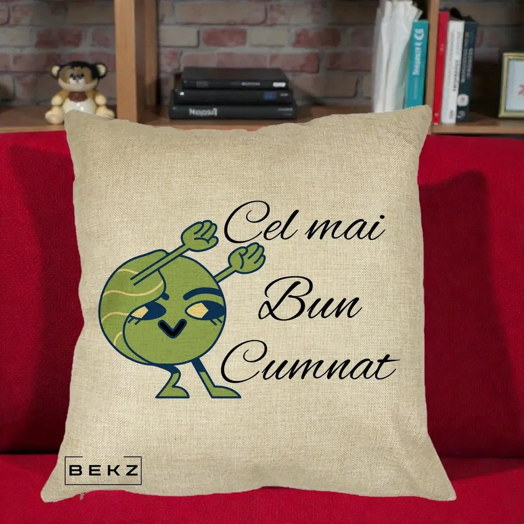 Cadou pentru Cumnat - Perna Personalizata Cel mai Bun Cumnat cu Personaj Funny Verde, 40x40 cm, Crem, Husa Detasabila, Perna Inclusa, BEKZ®