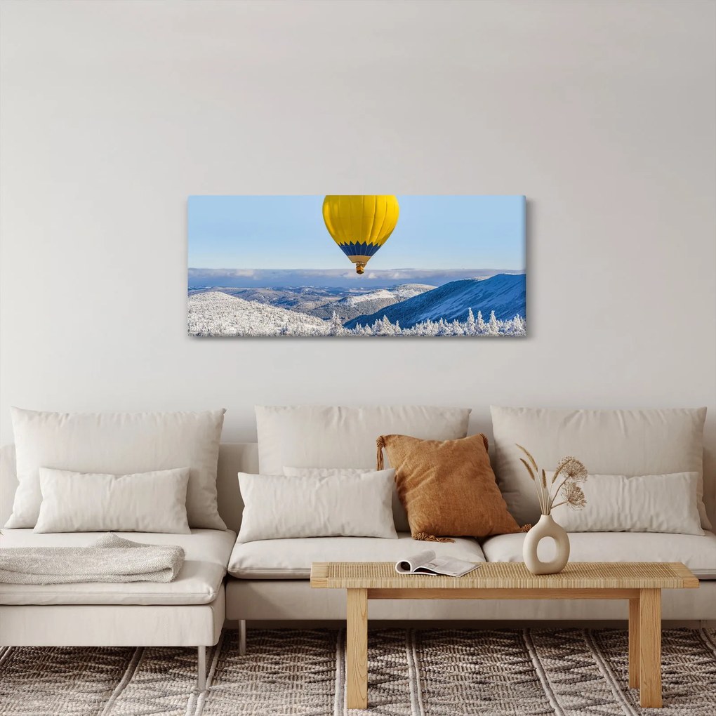 Tablou - Zbor peste peisaj de iarnă (120x50 cm)