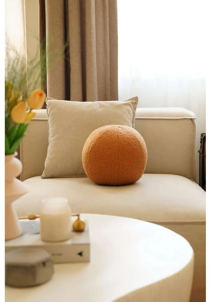 Pernă decorativă din material bouclé ø 25 cm Top – Mioli Decor