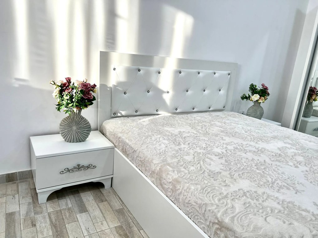 Dormitor Milano, culoare alb, cu pat tapitat 160 x 200 cm, dulap cu 2 usi, comoda cu oglinda, 2 noptiere