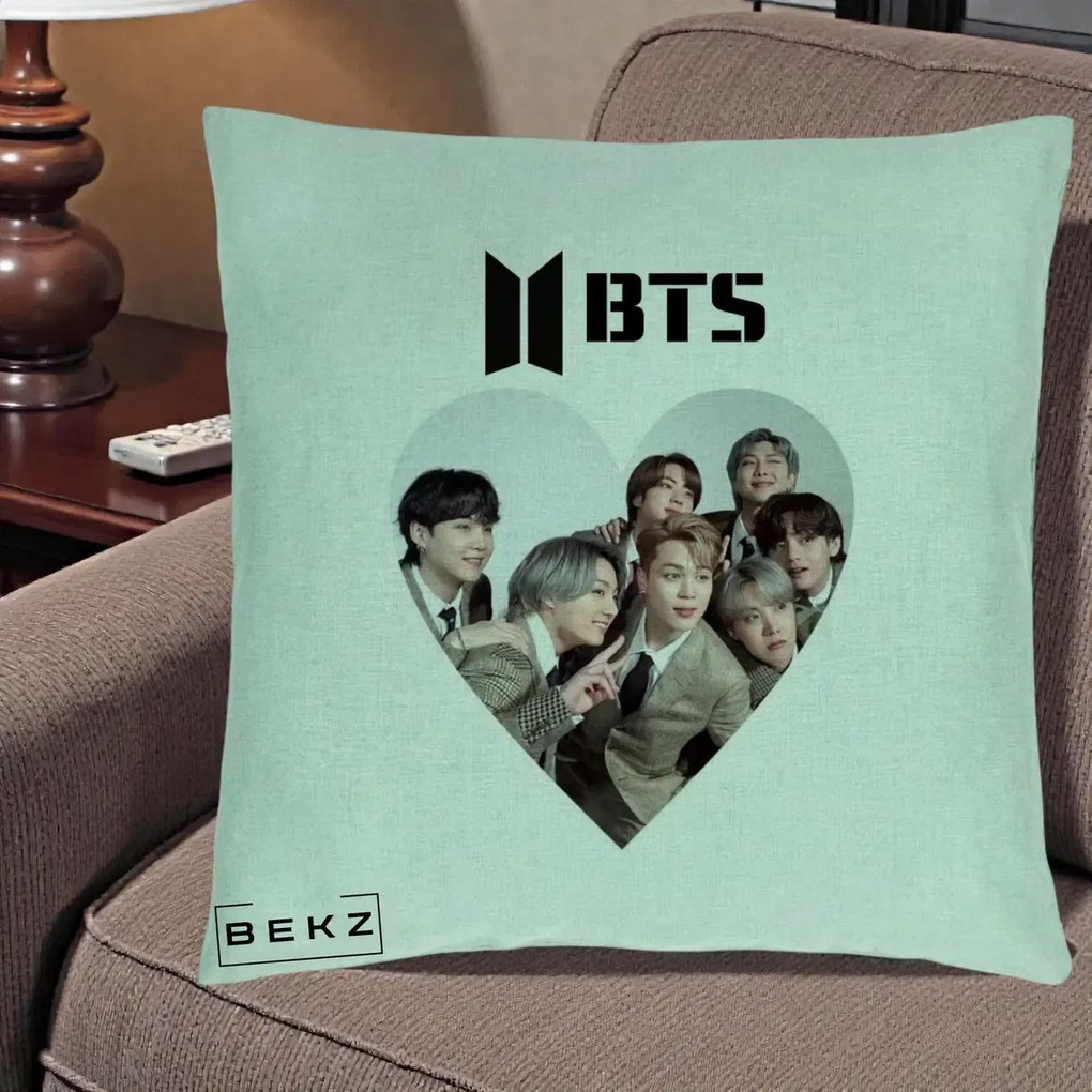 Perna Personalizata K-pop BTS Grup Fotografie in Inima, 40x40 cm, Verde Menta, Husa Detasabila, Perna Inclusa, BEKZ®