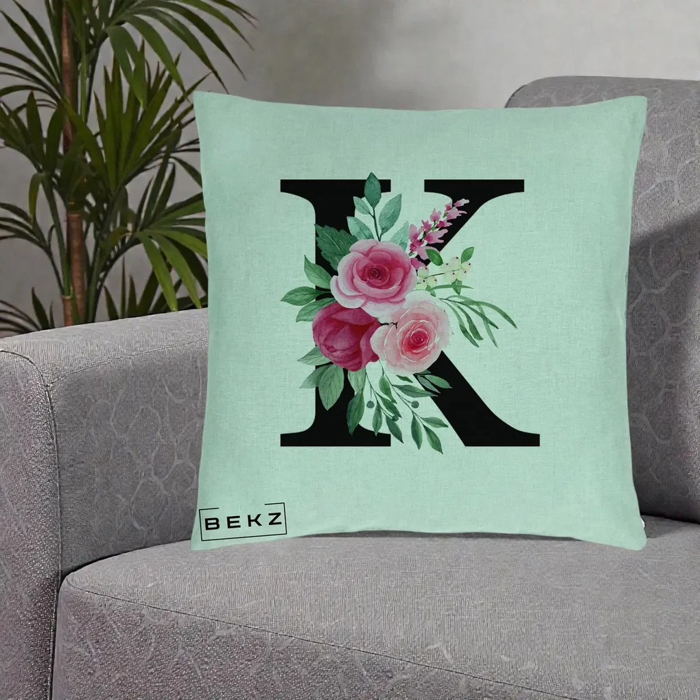 Cadou Personalizat - Perna Personalizata Monograma Florala Litera K, 40x40 cm, Verde Menta, Husa Detasabila, Perna Inclusa, BEKZ®