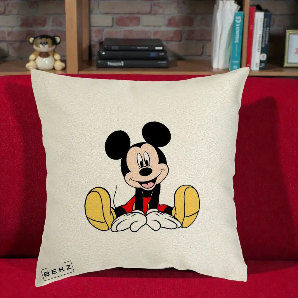 Perna Personalizata Mickey Mouse Relaxat, 40x40 cm, Ecru, Husa Detasabila, Perna Inclusa, BEKZ®