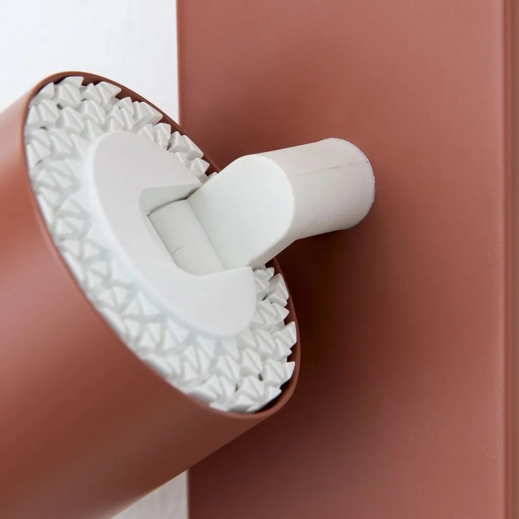 Aplica cu 3 spoturi directionabile stil minimalist PENN, rosu coral