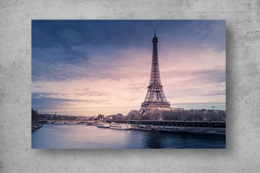 Tapet Premium Canvas - Turnul Eiffel sub cerul colorat