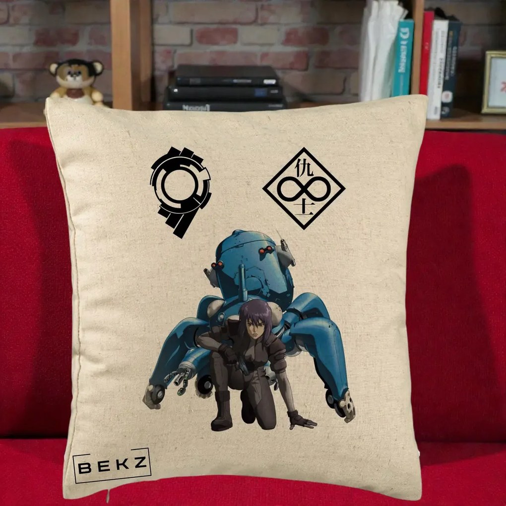 Perna Personalizata Ghost in the Shell Motoko si Tachikoma, 40x40 cm, Bej, Husa Detasabila, Perna Inclusa, BEKZ®