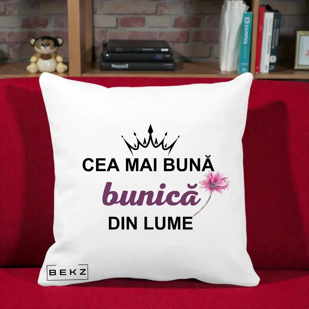 Cadou pentru Bunica - Perna Personalizata Cea Mai Buna Bunica Din Lume Coroana Mov Floare Roz, 40x40 cm, Alba Mata, Husa Detasabila, Perna Inclusa, BEKZ®