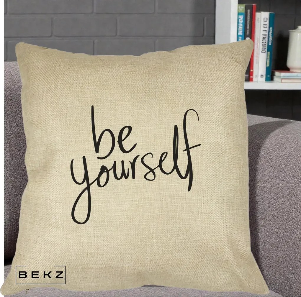 Perna Decorativa Be Yourself Caligrafie Neagra, 40x40 cm, Crem, Husa Detasabila, Perna Inclusa, BEKZ®