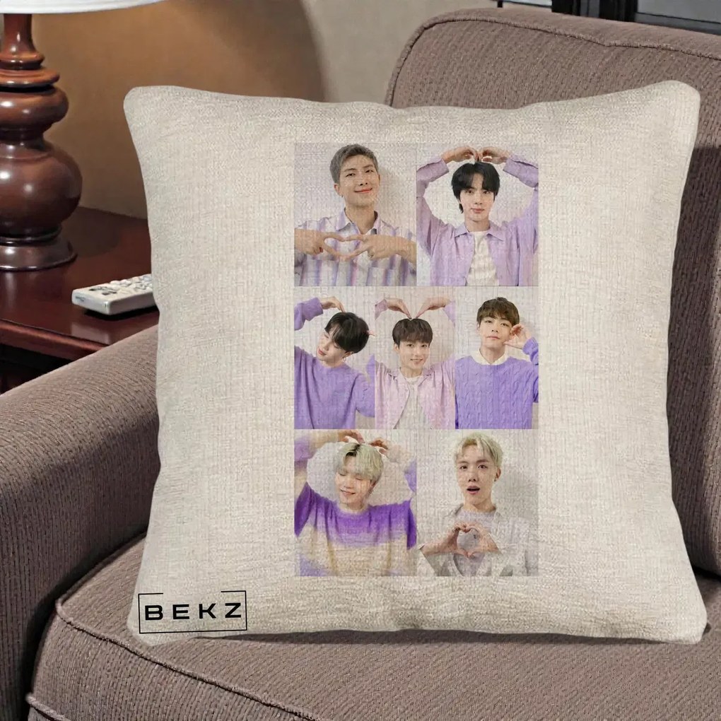 Perna Personalizata K-pop BTS Colaj 7 Portrete cu Inimi Lila, 40x40 cm, Bej Canapea, Husa Detasabila, Perna Inclusa, BEKZ®