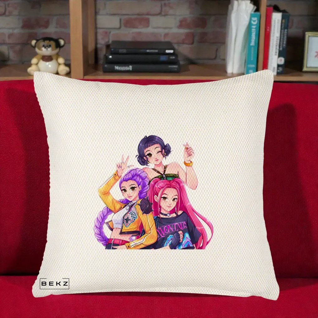 Perna Personalizata K-pop HUNTRX Trio Animat Fete Foto, 40x40 cm, Crem Reliefat, Husa Detasabila, Perna Inclusa, BEKZ®