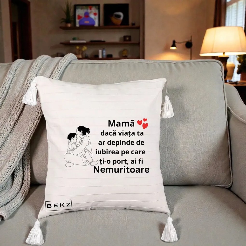 Cadou pentru Mama - Perna Personalizata Mama Nemuritoare Kawaii, 40x40 cm, Bej cu Franjuri, Husa Detasabila, Perna Inclusa, BEKZ®