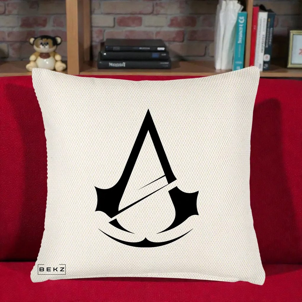 Perna Personalizata Assassin's Creed Minimalist, 40x40 cm, Crem Reliefat, Husa Detasabila, Perna Inclusa, BEKZ®