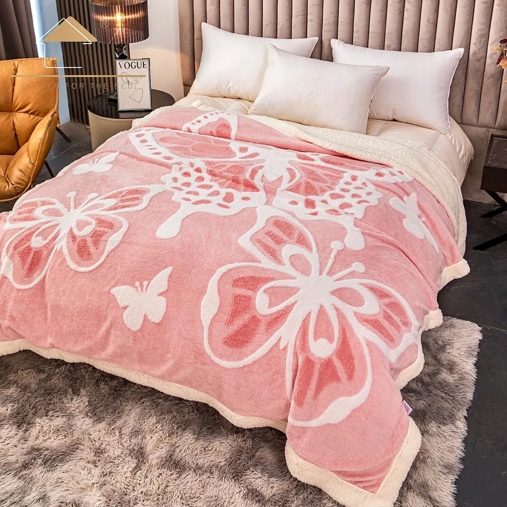 Patura super pufoasa cu blanita, 3D cu fluturi, 200x230 cm, PUF07