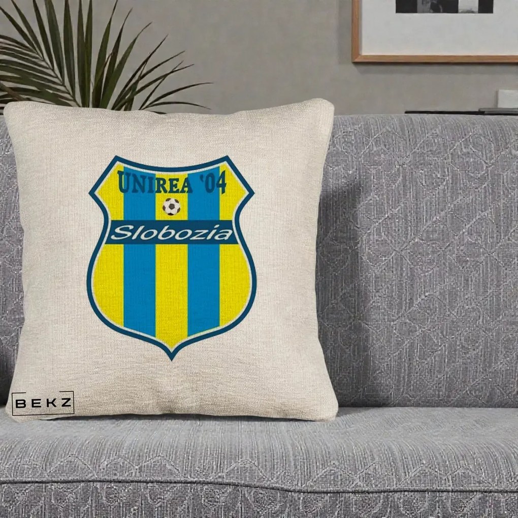 Perna Personalizata Unirea '04 Slobozia Fotbal, 40x40 cm, Bej Canapea, Husa Detasabila, Perna Inclusa, BEKZ®