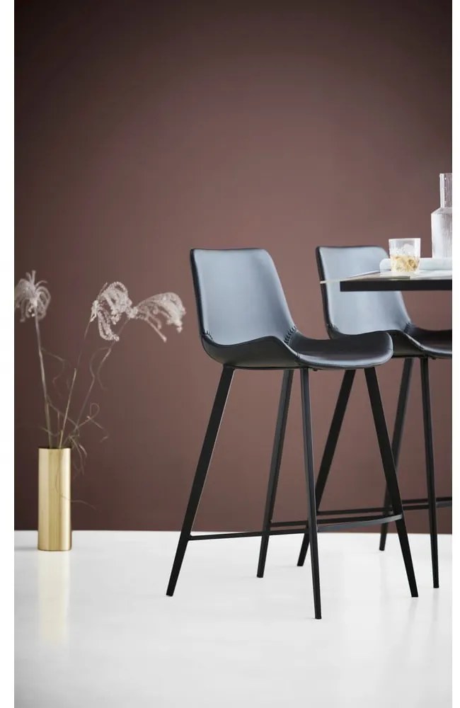 Scaun bar din piele ecologică DAN–FORM Denmark Hype, înălțime 91 cm, negru