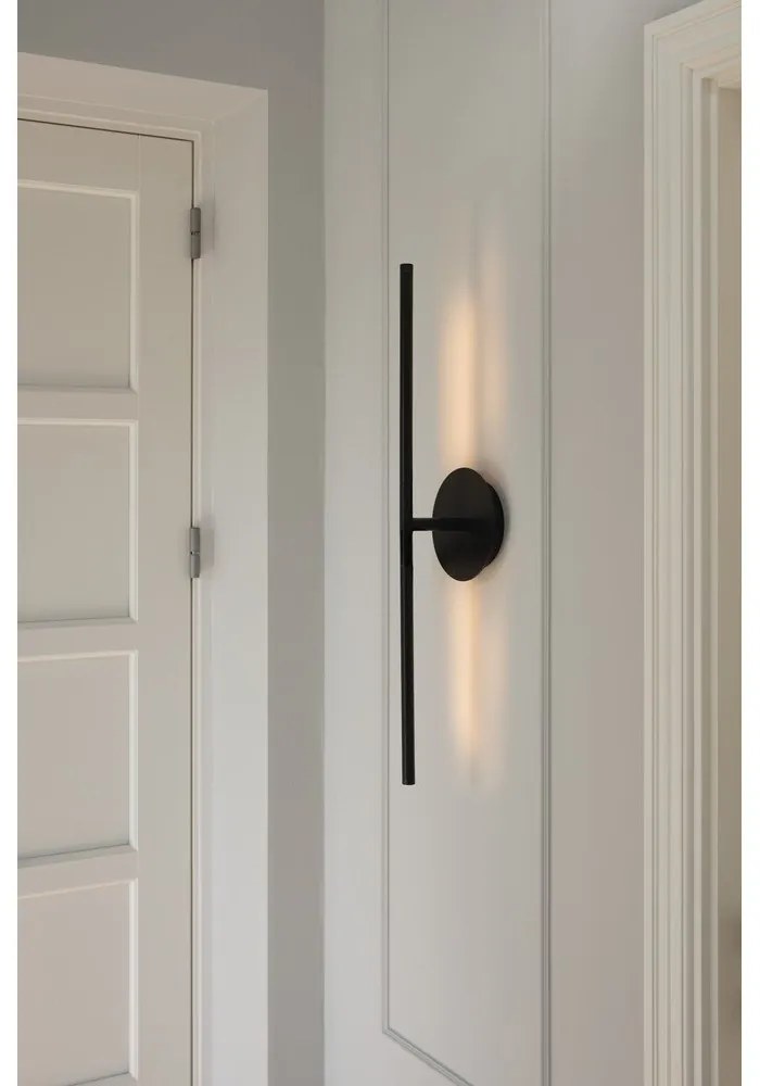 Aplică de perete neagră LED cu intensitate reglabilă din metal Omni Wall – UMAGE