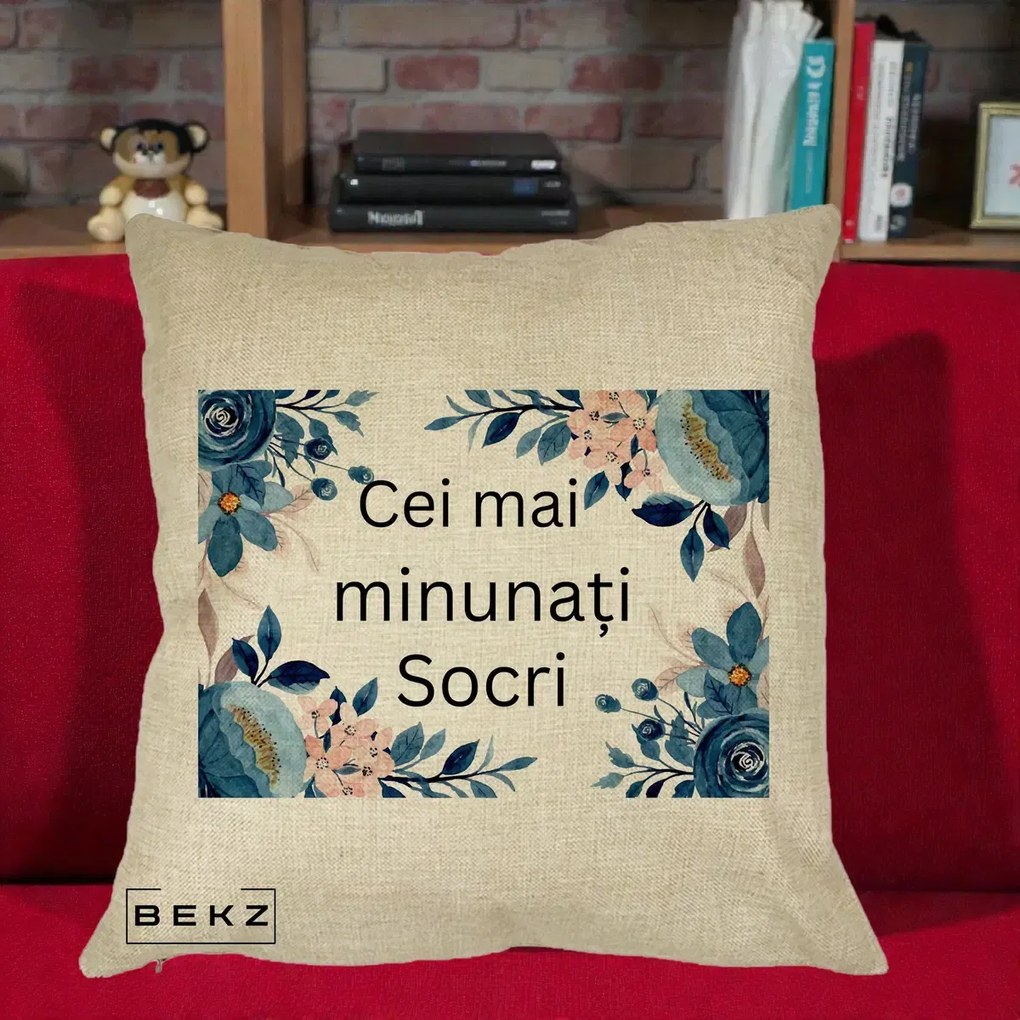 Cadou pentru Socri - Perna Personalizata Cei mai Minunati Socri cu Flori Albastre si Roz, 40x40 cm, Crem, Husa Detasabila, Perna Inclusa, BEKZ®