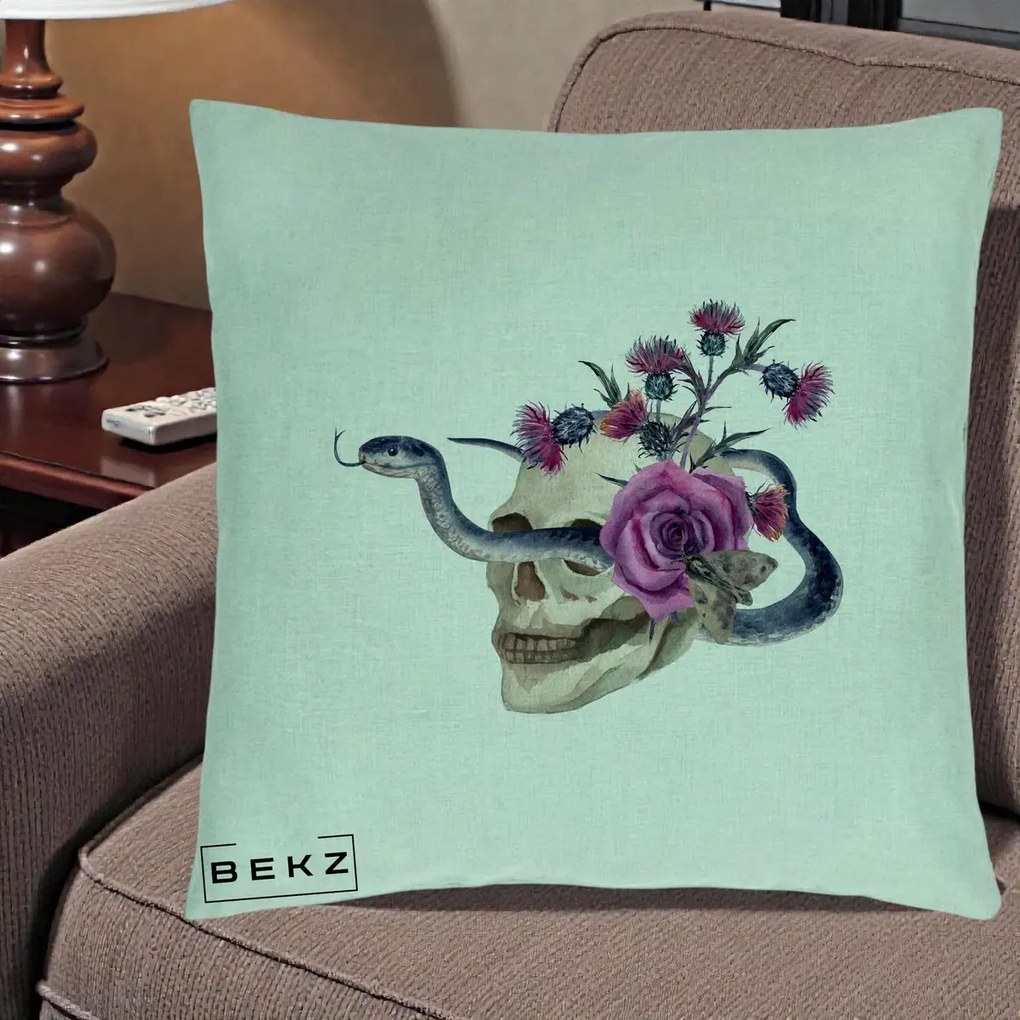 Perna Decorativa Craniu cu Sarpe si Trandafiri Gothic, 40x40 cm, Verde Menta, Husa Detasabila, Perna Inclusa, BEKZ®