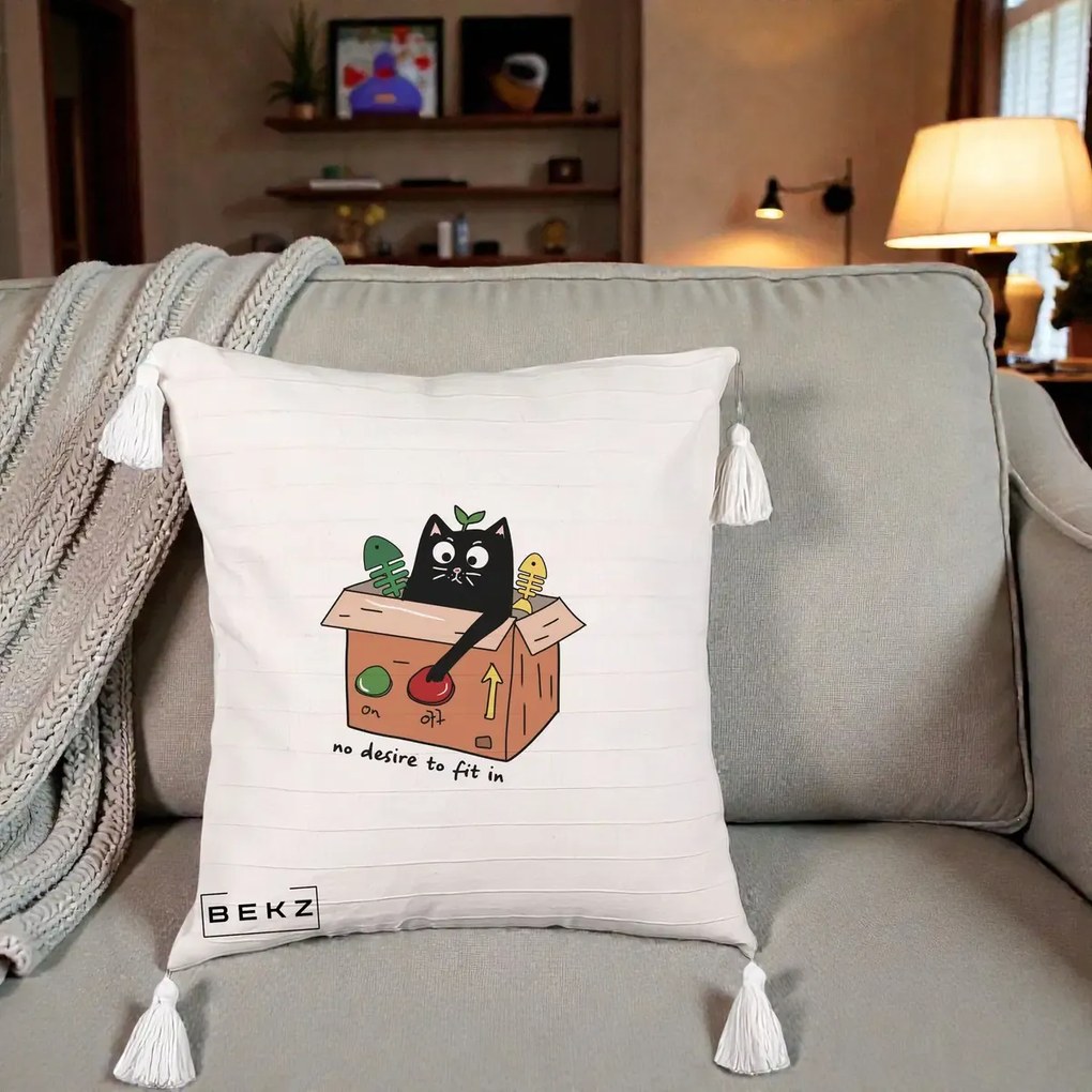 Perna Decorativa Pisica in Cutie No Desire to Fit In, 40x40 cm, Bej cu Franjuri, Husa Detasabila, Perna Inclusa, BEKZ®