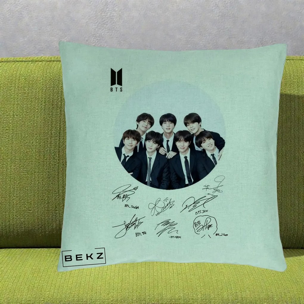 Perna Personalizata K-pop BTS Fotografie Grup Costum Negru si Autografe Cerc, 40x40 cm, Verde Menta, Husa Detasabila, Perna Inclusa, BEKZ®