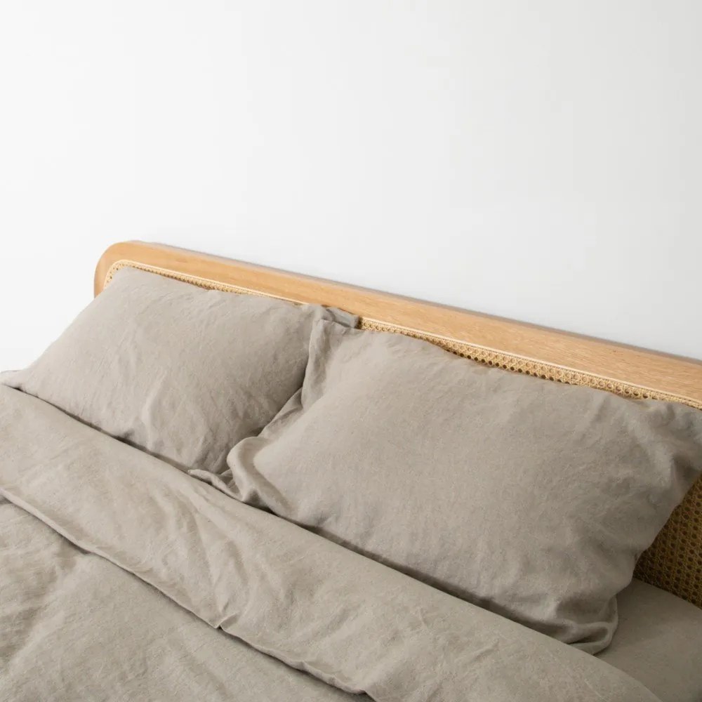 Lenjerie de pat gri deschis/taupe din in pentru pat de o persoană 135x200 cm Natural – Native Natural