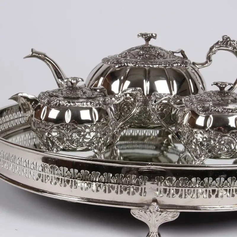 Set de ceai 3 piese din alamă lucrată manual, argintiu, ceainic, letieră și zaharniță cu motive florale în relief, finisaj nichelat, 14,5 x 30 x 17