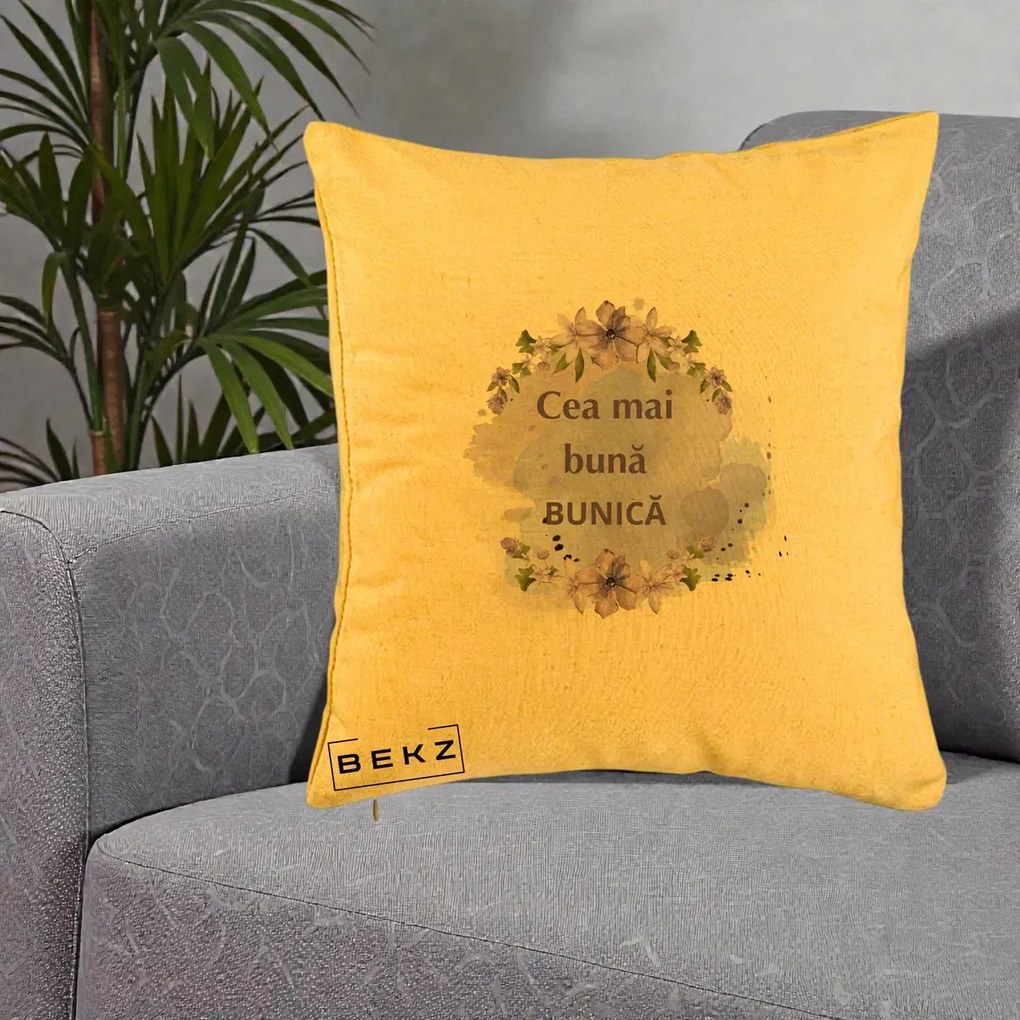 Cadou pentru Bunica - Perna Personalizata Cea Mai Buna Bunica Flori Mov Acuarela Negru, 40x40 cm, Galben, Husa Detasabila, Perna Inclusa, BEKZ®