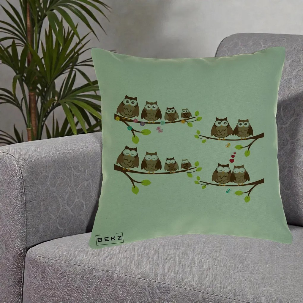 Perna Decorativa Familie de Bufnite pe Ramuri, 40x40 cm, Verde, Husa Detasabila, Perna Inclusa, BEKZ®