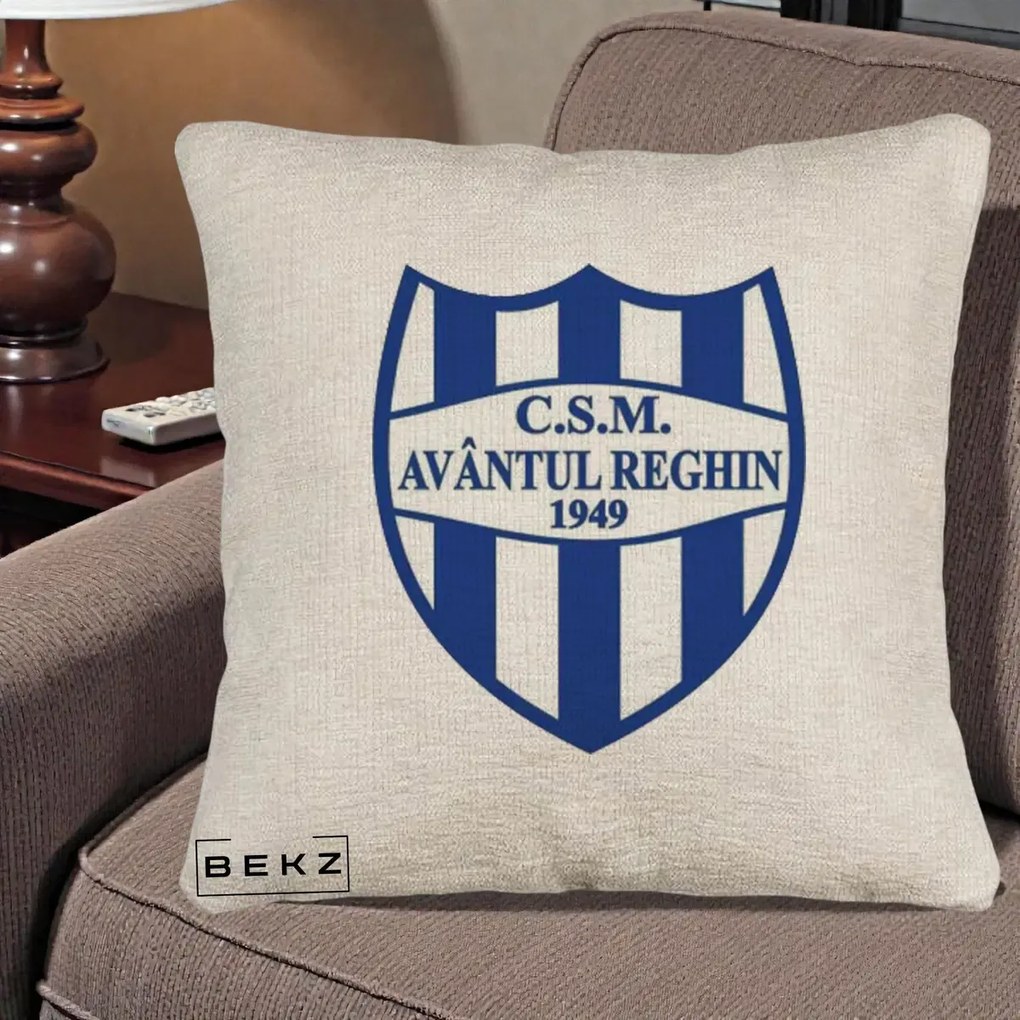 Perna Personalizata CSM Avantul Reghin 1949, 40x40 cm, Bej Canapea, Husa Detasabila, Perna Inclusa, BEKZ®