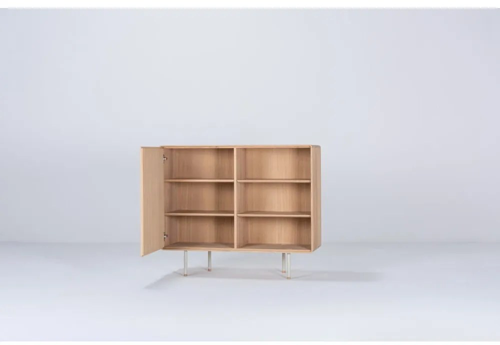 Comodă albă/în culoare naturală joasă din lemn de stejar 118x100 cm Fina – Gazzda