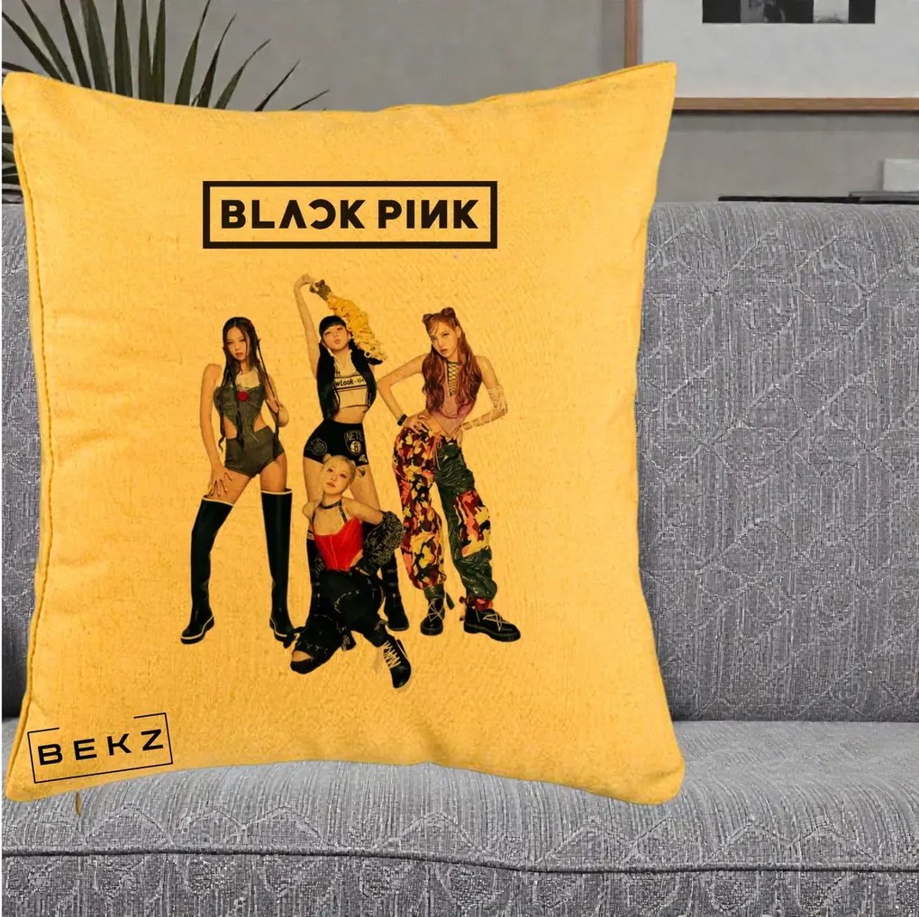 Perna Personalizata K-pop BLACKPINK Fotografie de Grup, 40x40 cm, Galben, Husa Detasabila, Perna Inclusa, BEKZ®