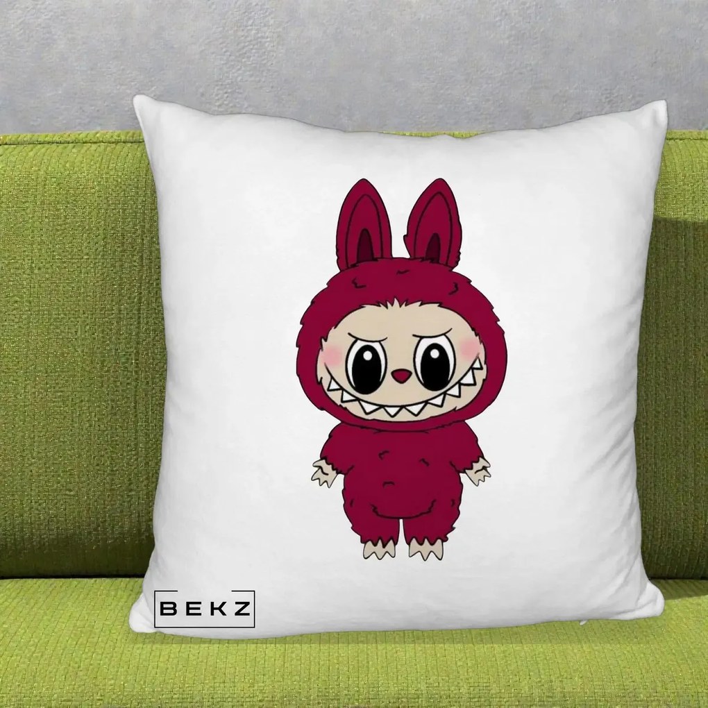 Perna Personalizata Labubu Rosu-Visiniu Solo, 40x40 cm, Alb Pufos, Husa Detasabila, Perna Inclusa, BEKZ®