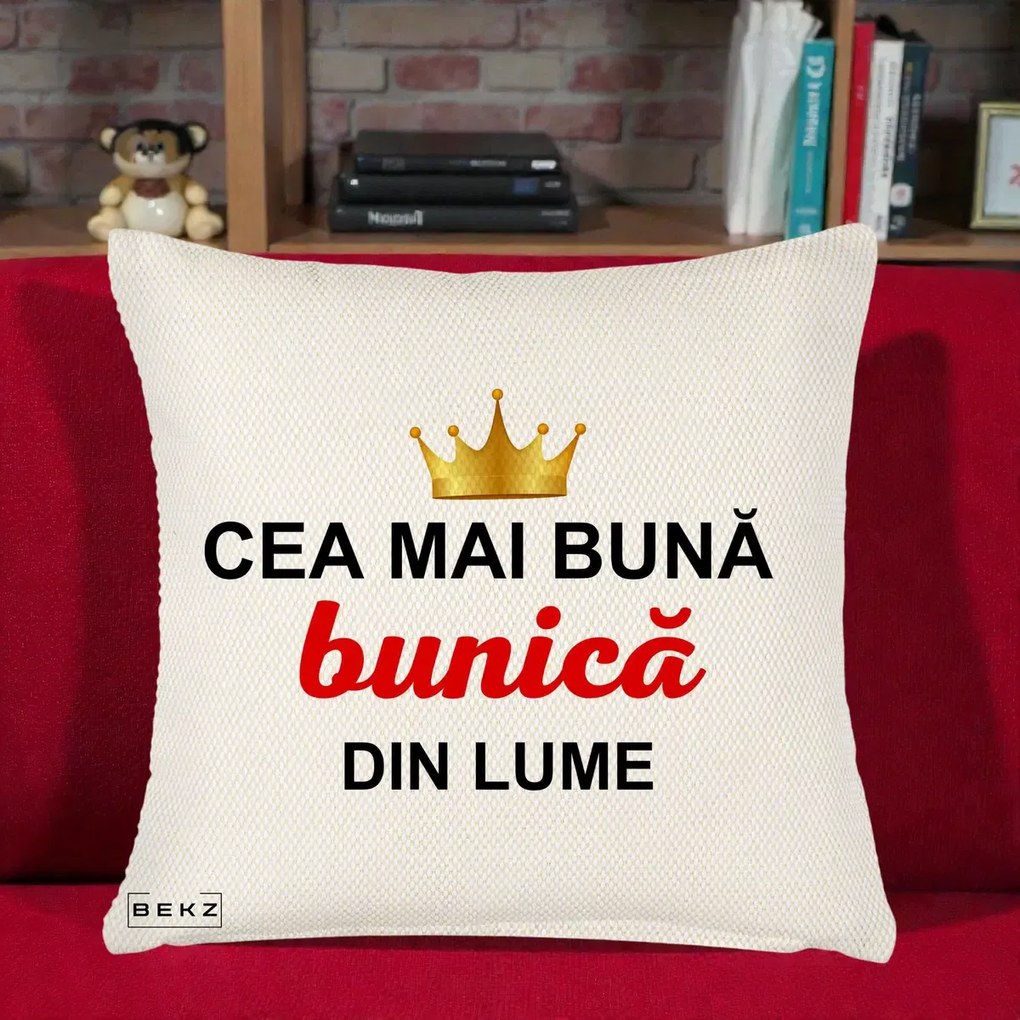 Cadou pentru Bunica - Perna Personalizata Cea Mai Buna Bunica Din Lume Coroana Aurie, 40x40 cm, Crem Reliefat, Husa Detasabila, Perna Inclusa, BEKZ®
