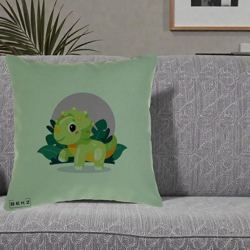 Perna Decorativa Triceratops Kawaii Verde, 40x40 cm, Verde, Husa Detasabila, Perna Inclusa, BEKZ®